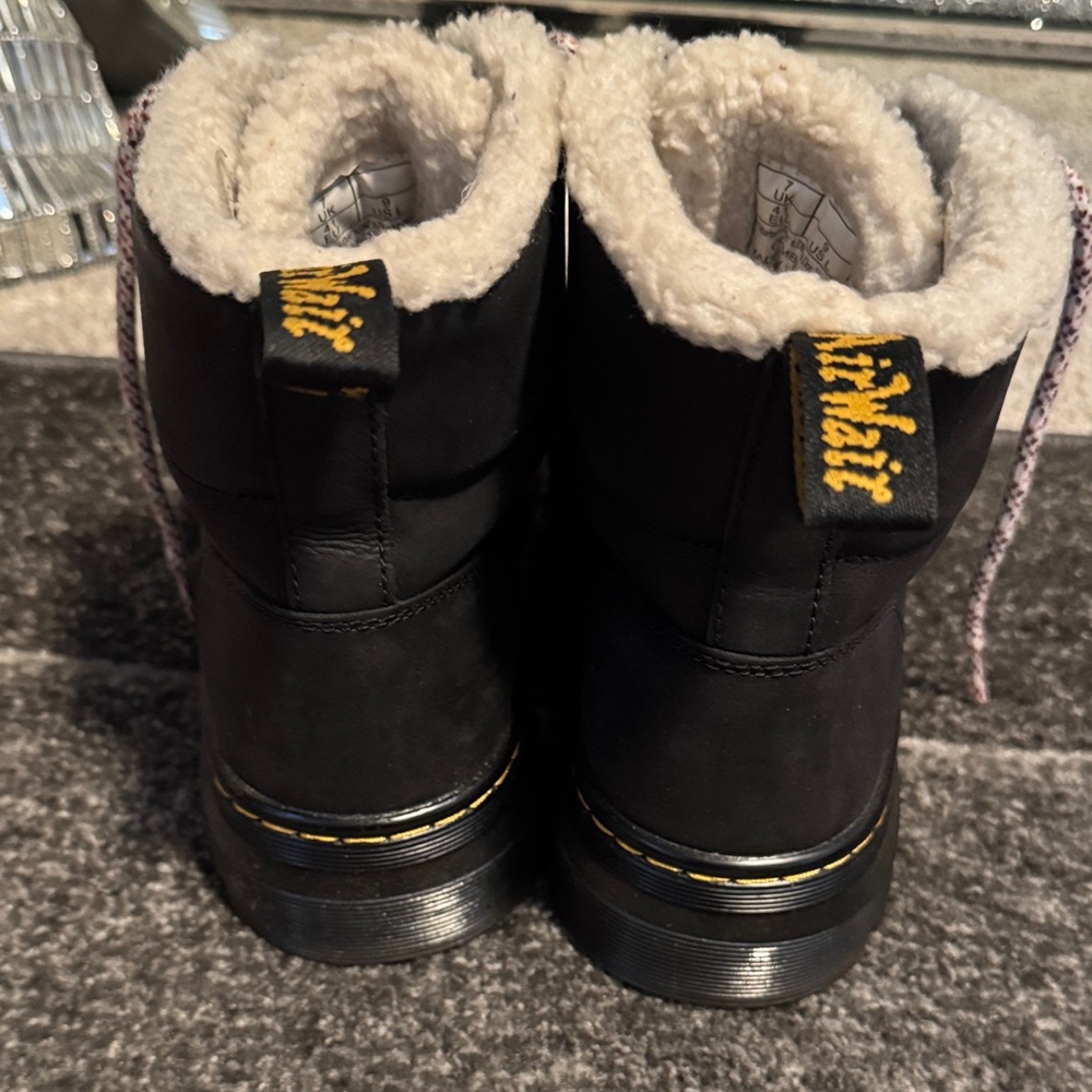 Dr. Martens men’s winter Boots with Shearling Lining size 9